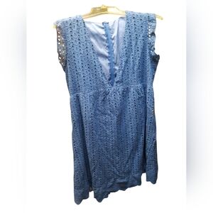 Eyelet Blue Sleeveless Deep Vneck Romper Small